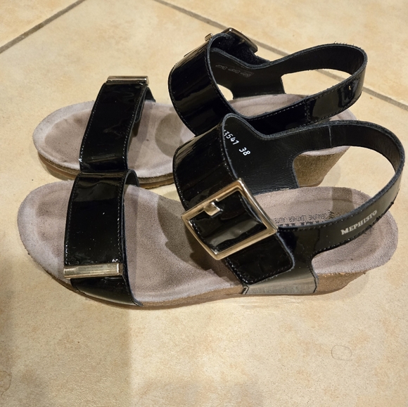 MEPHISTO WOMEN'S LISSANDRA Black Patent Leather WEDGE Sandals EU 38 US 8 - Picture 1 of 14